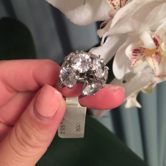 🎉1 hr sale🎉Cache ring - Picture 2 of 4